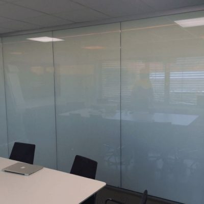 Kính Điện Thông Minh