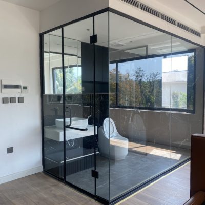 Vách Kính Tắm Thế Hệ Mới