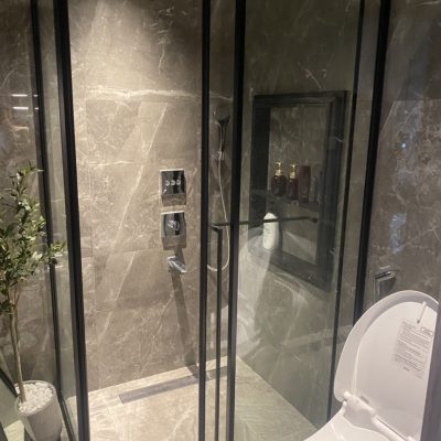 Vách Kính Tắm Thế Hệ Mới